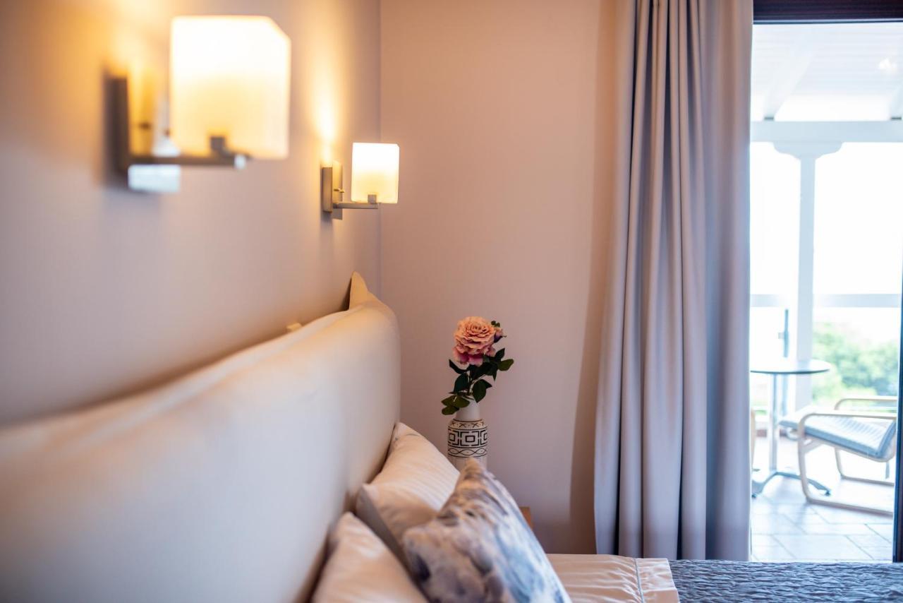 Trizonia Bay Hotel Екстериор снимка