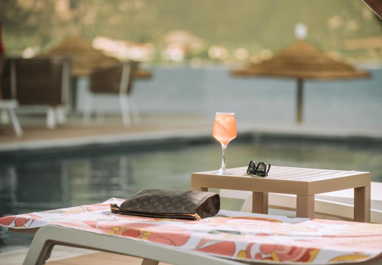 Trizonia Bay Hotel Екстериор снимка