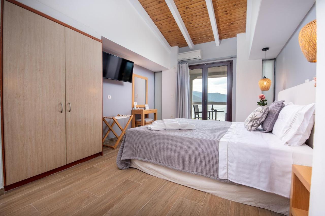 Trizonia Bay Hotel Екстериор снимка