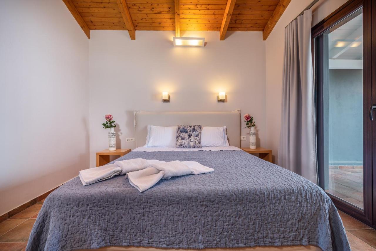 Trizonia Bay Hotel Екстериор снимка