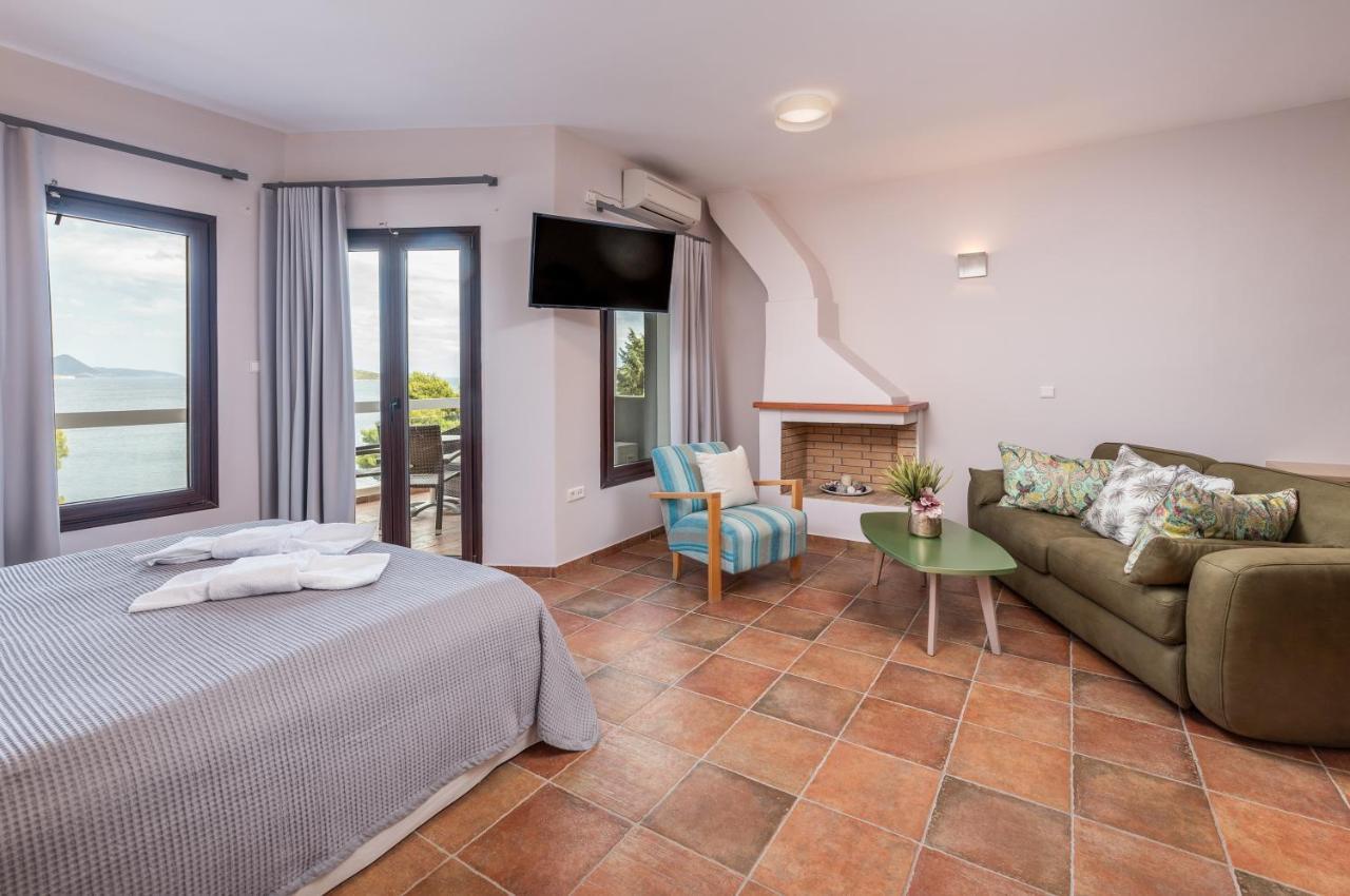 Trizonia Bay Hotel Екстериор снимка