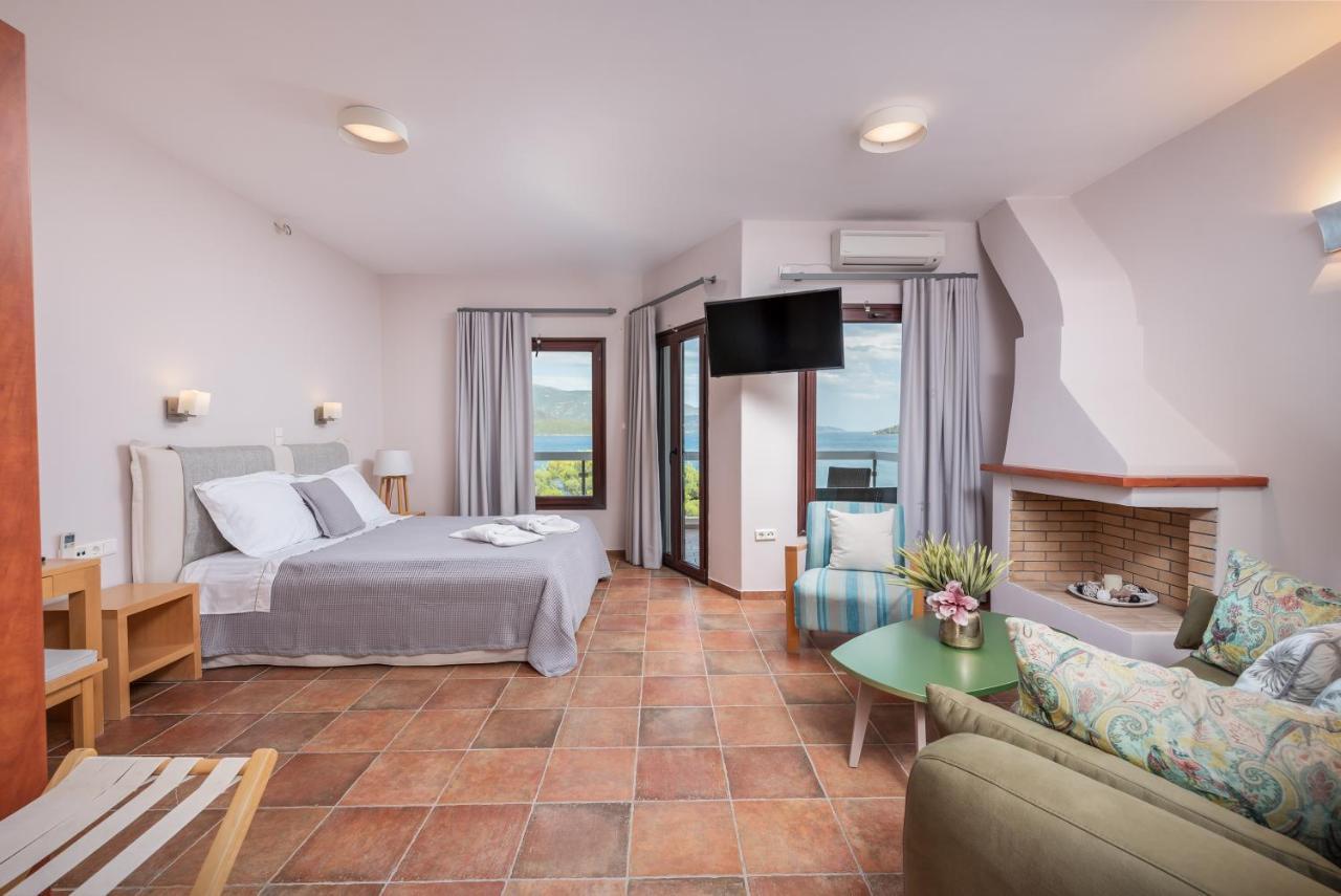 Trizonia Bay Hotel Екстериор снимка
