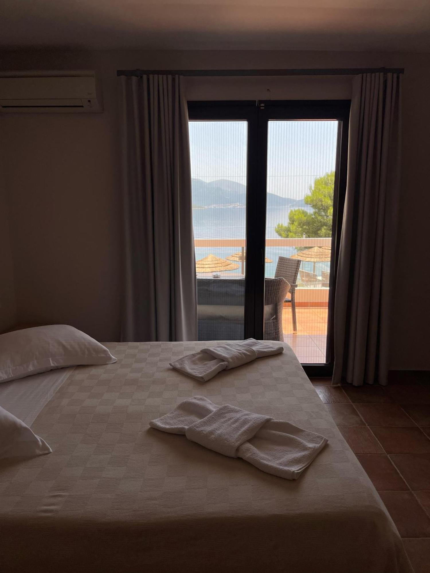 Trizonia Bay Hotel Екстериор снимка