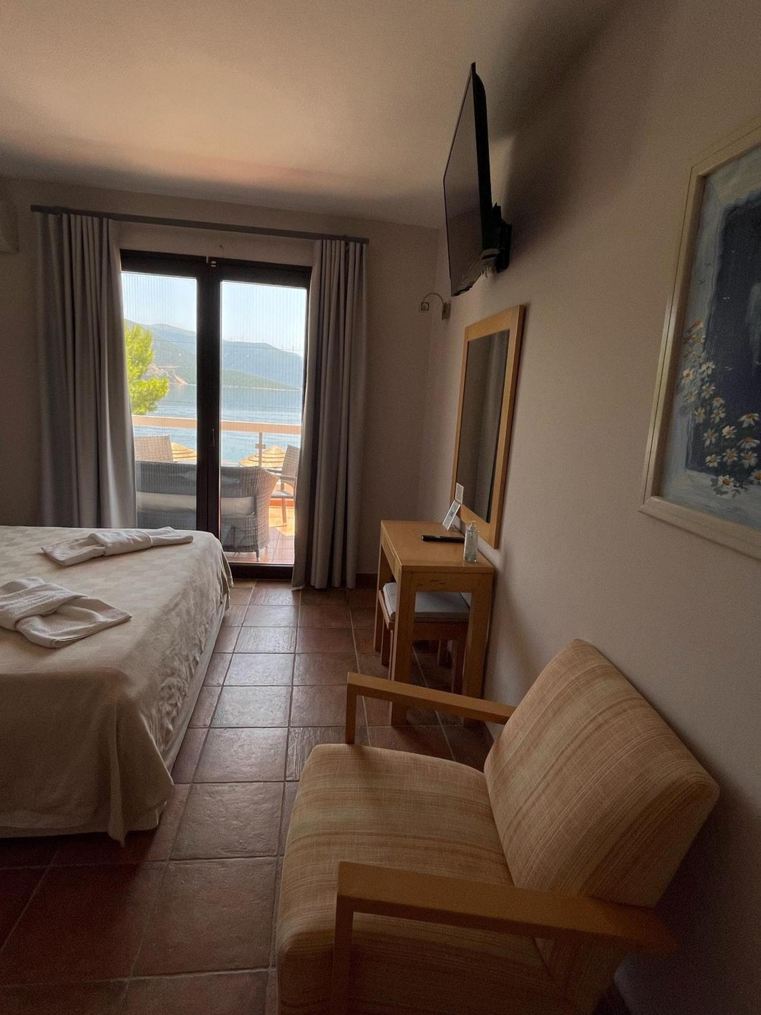 Trizonia Bay Hotel Екстериор снимка
