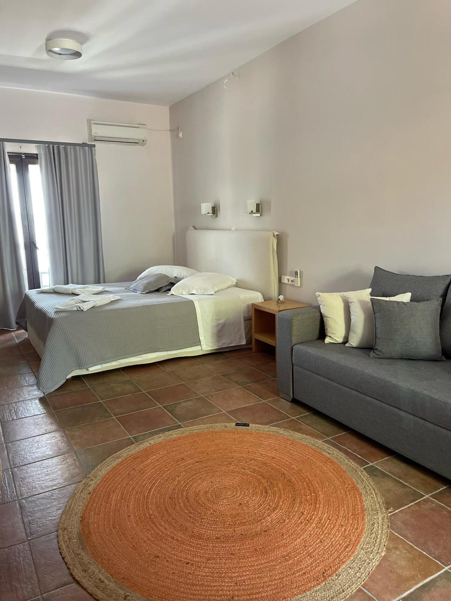 Trizonia Bay Hotel Екстериор снимка