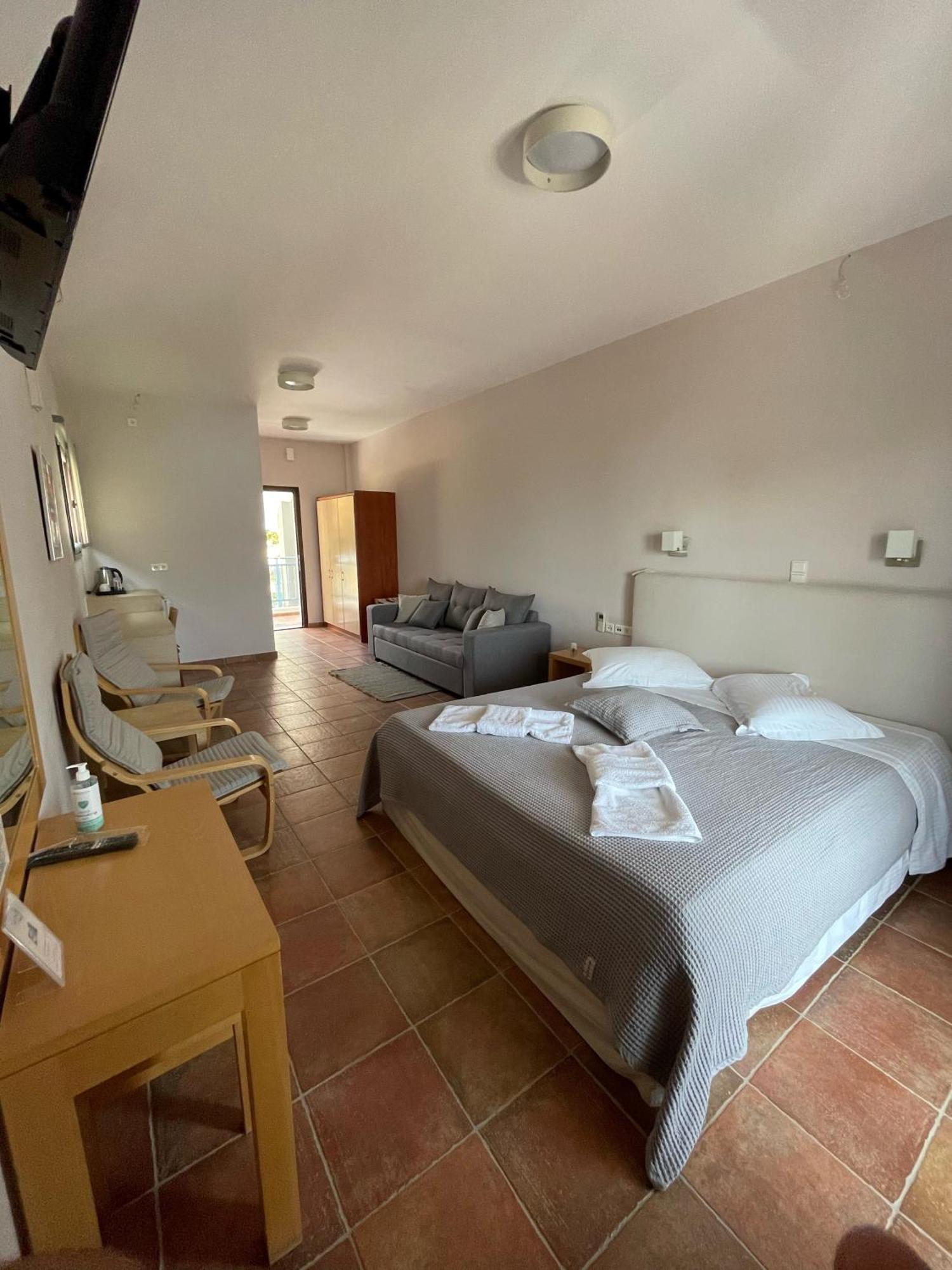 Trizonia Bay Hotel Екстериор снимка