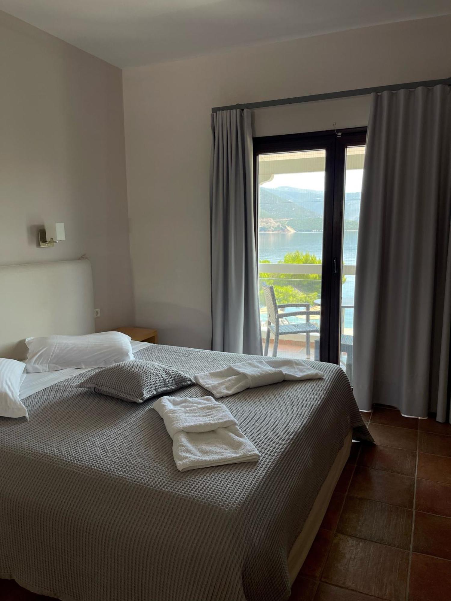 Trizonia Bay Hotel Екстериор снимка
